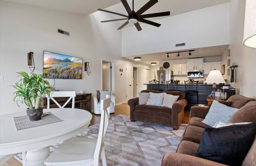 Osage Beach Condo | Sunset Escape - Waterfront, Pool, & More!