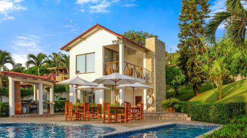 Comuna San Jose House | Sunset Gardens