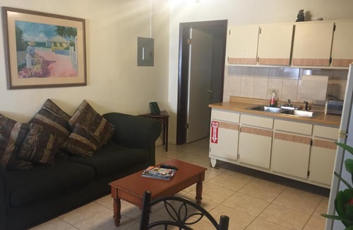 Estate Contant House | Sunset Gardens Guesthouse