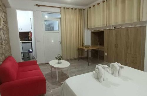 Himare House | Sunset Guest house