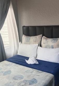 Greater Johannesburg Metropolitan Area House | Sunset Guest House