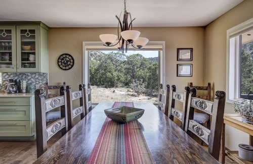 Canoncito House | Sunset Haven | Mountain Views, Shuffleboard!