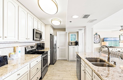 Long Beach Condo | Sunset Hideaway! Long Beach 3bd STUNNER - Beach Chair Service Included!