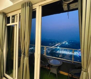 Greater Noida House | Sunset hollow