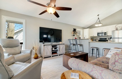 Osage Beach House | Sunset Hollow - Lakefront MM22 near dining/attractions - bring the whole family!