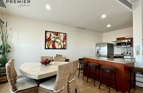 La Paz House | "Sunset Home" w/Golf Cart & Beach Club Access