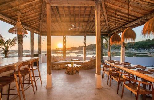 Ceningan Island Villa | Sunset House Ceningan, 10 person beachview private villa