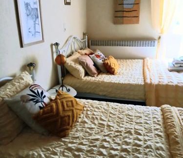 Magnac-Laval Bed & Breakfast | Sunset House Chambres de Hotes