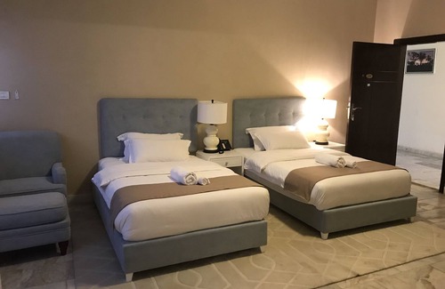 Monrovia Hotel | Sunset Inn Guest House