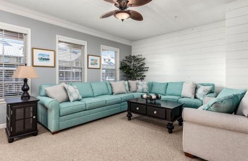 Sunset Island House | Sunset Island - 15 Canal Side Mews