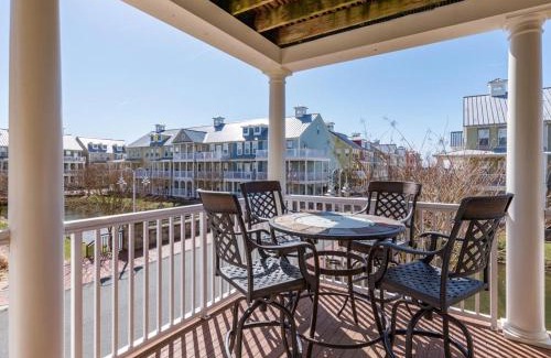 Sunset Island House | Sunset Island - 15 Canal Side Mews