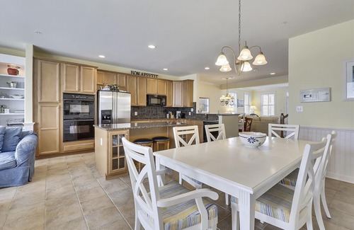 Sunset Island House | Sunset Island 25 Beach Walk Ln - Spacious Resort Townhome!