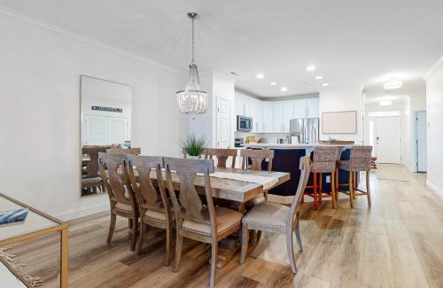 Sunset Island Apartment | Sunset Island - 37 Fountain Dr W #3B