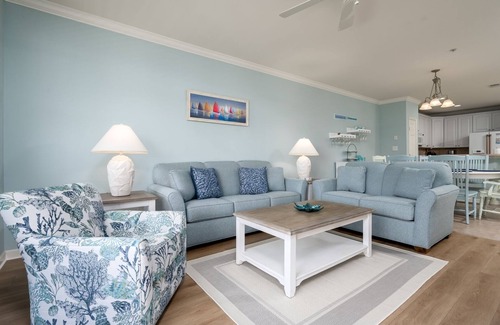 Sunset Island Condo | Sunset Island Condo, Indoor/Outdoor Pools, FREE Linen/Towel Pkg, Parking for 2