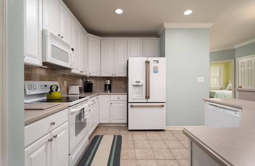 Sunset Island Condo | Sunset Island Condo, Indoor/Outdoor Pools, FREE Linen/Towel Pkg, Parking for 2