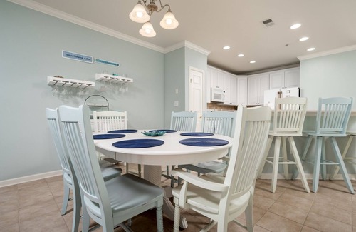 Sunset Island Condo | Sunset Island Condo, Indoor/Outdoor Pools, FREE Linen/Towel Pkg, Parking for 2