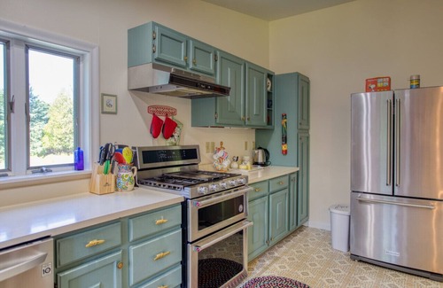Boothbay Harbor Cabin | Sunset Lodge by Rocky Coast Rentals