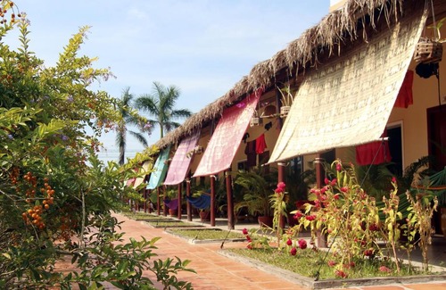 Mittakpheap House | Sunset Lounge