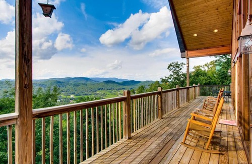 Wears Valley House | Sunset Magic Cabin