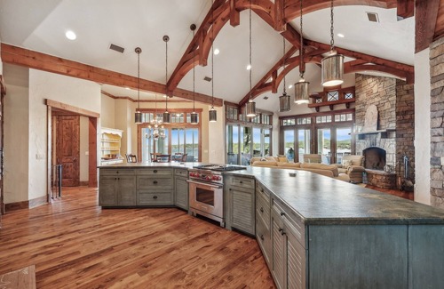 Graham House | Sunset Manor- with a DOCK & HOT TUB!