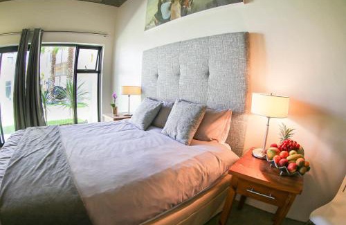 Sunset Beach Villa | Sunset Mansion, Cape Town - Rooftop Pool Villa - Walk to Beach, Mountain Views!