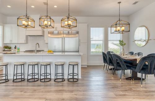 Miramar Beach House | Sunset Mirage by AvantStay | Walk to Miramar Beach