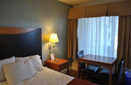 San Roque Hotel | Sunset Motel