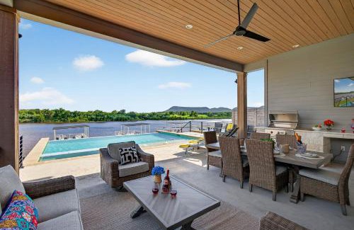 Kingsland House | Sunset Oaks I with Concierge Services