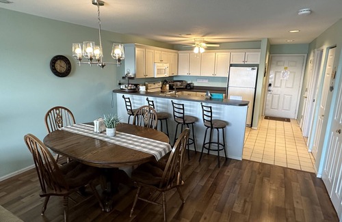 Osage Beach Condo | Sunset Oasis: A condo at heart of the Lake with a stunning lake view! All 5⭐️s!