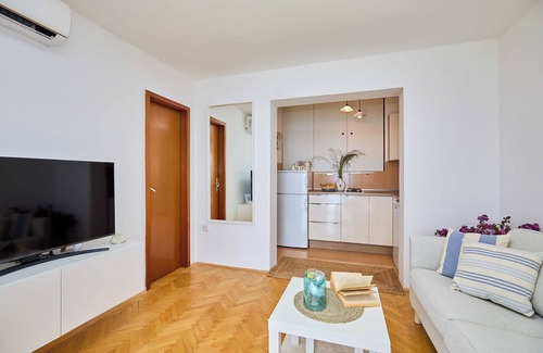 Lozica Apartment | Sunset Oasis