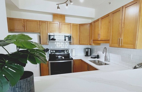 Central Okanagan House | Sunset Oasis Kelowna