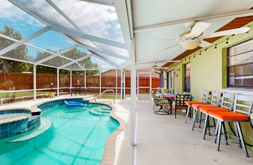 Homosassa House | Sunset Oasis