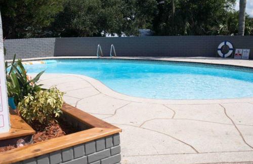 Temple Terrace House | Sunset Oasis