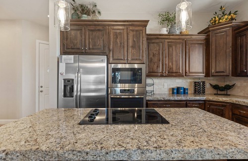 Washington House | Sunset on the 5th, PRIVATE HOT TUB, GOLF COURSE VIEWS!