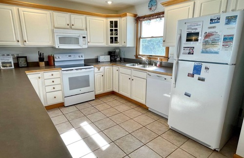 Ocracoke House | Sunset On Trent: Dog Friendly, comfortable, several inviting decks.