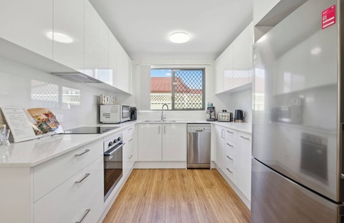 Coffs Harbour Apartment | Sunset Palms – Beachside 3-Bedroom Family Apartment