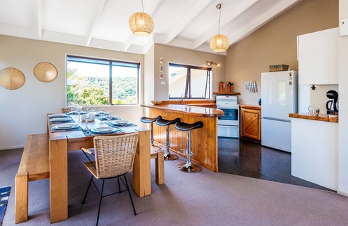 Onetangi House | Sunset Palms - Onetangi Holiday Home