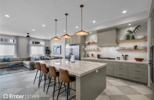 St. George House | Sunset Pearl at Desert Color (by Ember Stays)