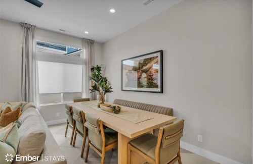 St. George House | Sunset Pearl at Desert Color (by Ember Stays)