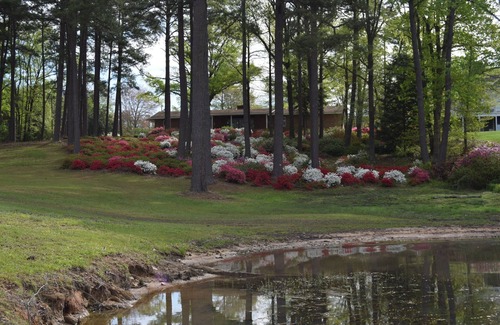 Henrico House | Sunset Point main lake, quiet, great view! One level, Handicapped friendly