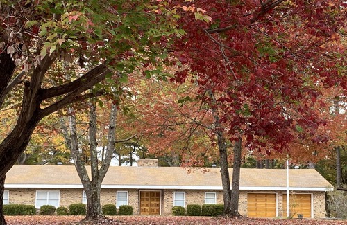Henrico House | Sunset Point main lake, quiet, great view! One level, Handicapped friendly