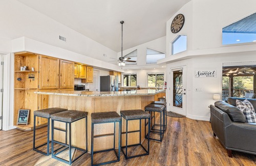 Flagstaff House | 🌅 Sunset Ranch 🌅 Views Views Views with Private Pickelball Court