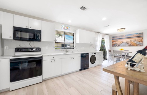 Englewood House | Sunset Rendezvous Beach Condo Upper Unit Manasota Key