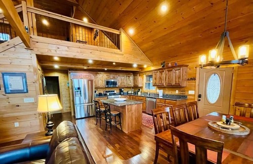 Bryson City Cabin | Sunset Ridge Lodge - Sunset Ridge Lodge - Breathtaking mountain views and