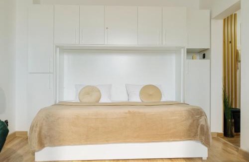 Sector 3 Apartment | Sunset Rooftop Apartment Near Baba Novac