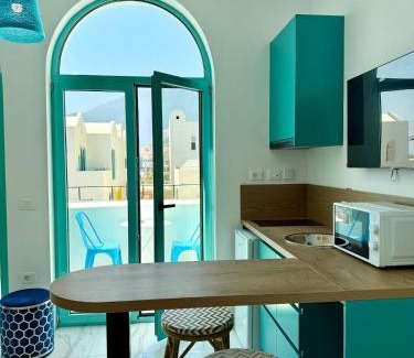 Dhermi Apartment | Sunset & Sage studio Santorini Resort
