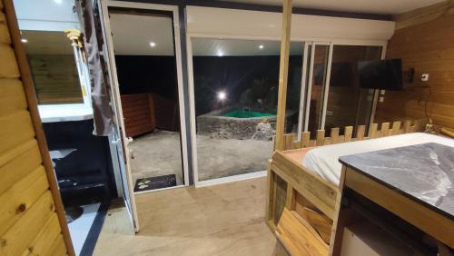 Case-Pilote House | Sunset Sapphire