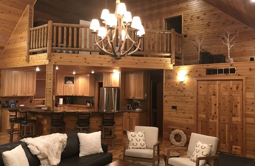 Webster Cabin | Sunset Shore Cabin with Sugar Sand Beach - Pontoon Available