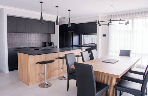 Busselton House | Sunset Shores | 4BR Pool Retreat in Busselton