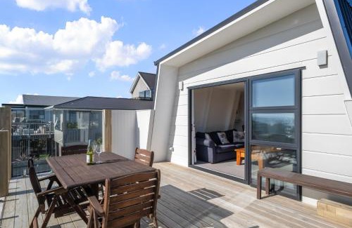 Paraparaumu Beach House | Sunset Shores - Paraparaumu Beach Retreat